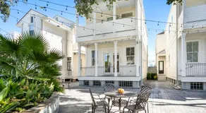 Fabulous Cottages with City Views - Image 3