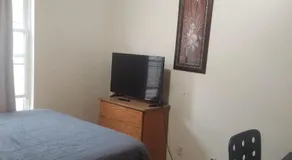 Crystal Room 1 Guest House near 12mins to EWR airport / Prudential / NJIT / Penn station - Image 2