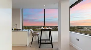 Heathrow Apartment Sleeps 4 - Image 2