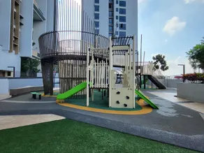 Sky Trees at AEON Bukit Indah with Netflix and Wifi - Image 5
