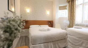 Anchor Guest House - Image 2