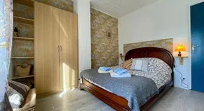 Gîte chaleureux avec cheminée près du Puy-en-Velay, idéal pour familles et séjours professionnels - Image 4