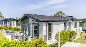 Rose Lodge, 21 Roadford Lake Lodges - Hot Tub, Free Parking and WiFi, Short Walk to Lake - Image 4