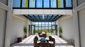 Lovestar Lakeside Hotel - Starlight Building - Image 3