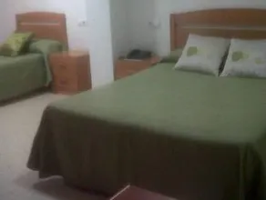 Hotel L'Escala - Image 2