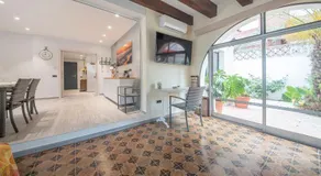 R94 Chalet con piscina privada 20m de la playa Calafell - Image 2