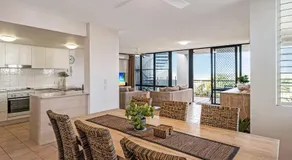 Beachfront Apt with rooftop spa across from Marcoola Beach - Image 2