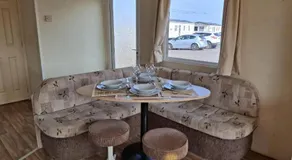 Lovely 6 Berth Caravan With Decking To The Side In Heacham Ref 21040E - Image 4