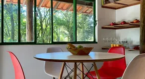 Casa charmosa em condomínio arborizado - Image 3
