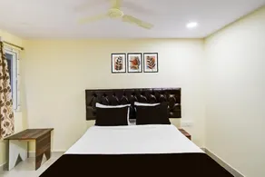 Hotel O by OYO R Square NARSINGI - Image 2