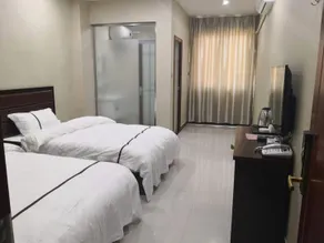 County Gong Hotel - Image 2