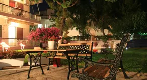 Akrogiali Beach Rooms - Image 3