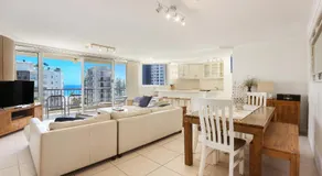 Rainbow Commodore Coolangatta - Image 3
