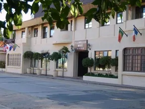 Clanwilliam Hotel - Image 1