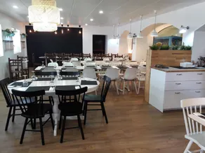 El Portazgo Restaurante Hostal La Cisterniga - Image 2