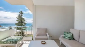 Stunning Beachfront penthouse-Beach District Views - Image 2