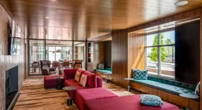 Global Luxury Suites East Boston - Image 3