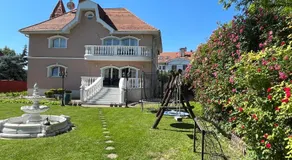 Meszko Park House Budapest - Image 2