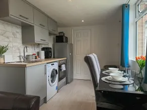 New! Cosy Garden Home, Free Parking With Smart TV & Perfect Motorway Access - Image 5