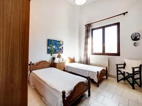 Holiday villa with sea view in Paralia Avlidas - Image 3