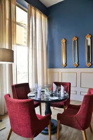 Cresta Jameson Hotel - Image 2