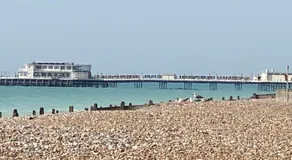 Beach 180: Strandnahes Apartment, Meerblick & privater Parkplatz - Image 3