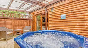 Tilford Woods Lodge Retreat - Image 4