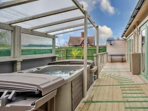 Lodge in Shropshire with Private Hot Tub - Image 5
