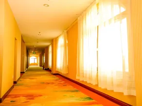 GreenTree Inn Shandong Qingdao Wuyishan Road Jiashike Shopping center Business Hotel - Image 4