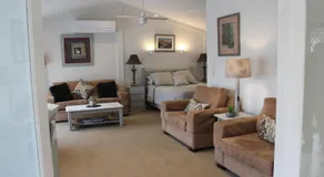 Courtsidecottage Bed and Breakfast - Image 2