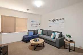 Comfy Queens Park - Image 2