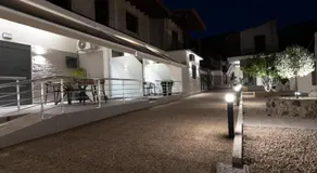 VASILAS Luxury Rooms & Suites - Image 3