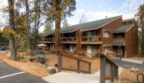 Treetop Condo in Yosemite-Sleeps 6-Balcony - Image 5