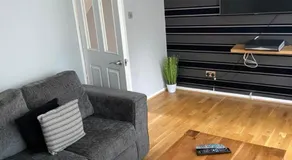 Garland way 2 bed house Sheffield free parking 5 min from m1 - Image 2