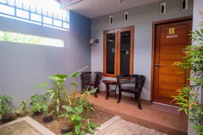 RedDoorz @ Griya Bougenville Magelang - Image 2