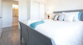 Luxurious Condo Apartment 2BRs-2BAs-1Office with free parking - Image 2