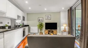 MySquare Two Bedroom Apartments in Limehouse - Image 3
