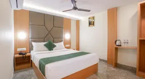 Hotel Crystal By Glitz Hotels - Image 2
