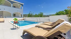 Villa Dalmatian Child with swimming pool, close to the beach - Image 5