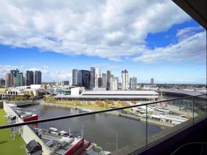 Melbourne Holiday Apartments Flinders Wharf - Image 2