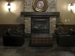 Glacier Mountaineer Lodge - Image 5