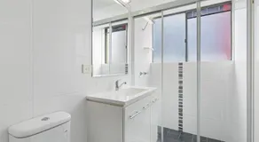 Surfside Court - Hosted by Burleigh Letting - Image 2