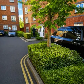 Modern 3-BR Flat in Northampton near Town Centre - Image 4