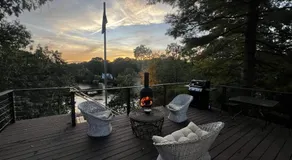 Waterfront Lakehouse Getaway in Clinton with HOT TUB - Image 3