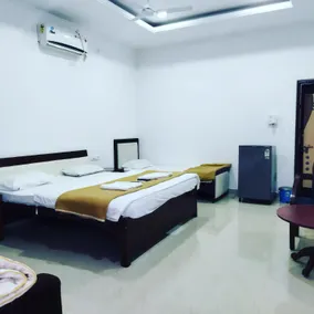 Vrindavan Gopala Resort - Image 2