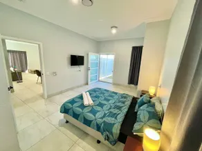 Private Spacious Family Home Near Train Station - Image 5