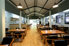 Super OYO Townhouse OAK Hotel Fiducia Pondok Gede - Image 2