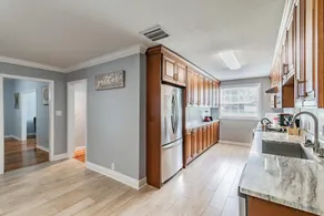 A Large Tropical Estate with 2 Acres of Space home - Image 3