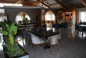 Humming Bird Resort - Image 2