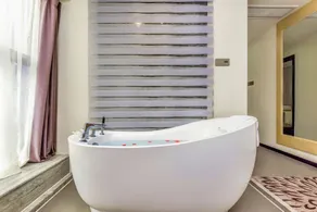 Lavande Hotel Luzhou Jiale Century City - Image 2